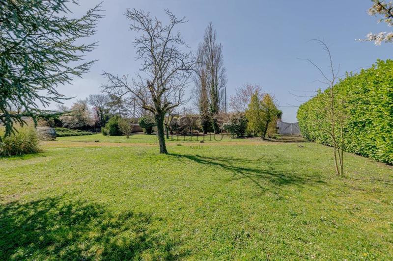 Corps de ferme - 381 m² - 10 pièces