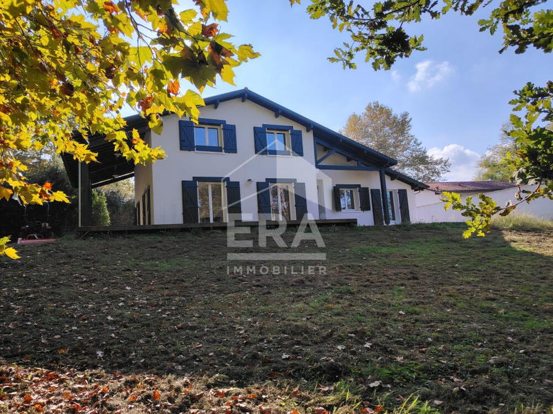 Maison - 146 m² - 6 pièces