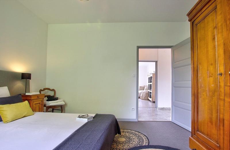 Maison - 900 m² - 24 pièces