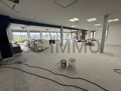 Local commercial - 452 m²