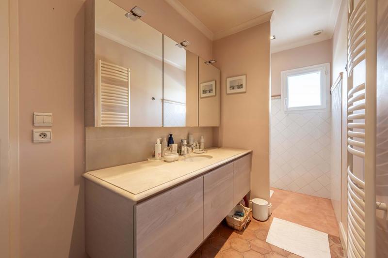 Maison - 214 m² - 5 pièces