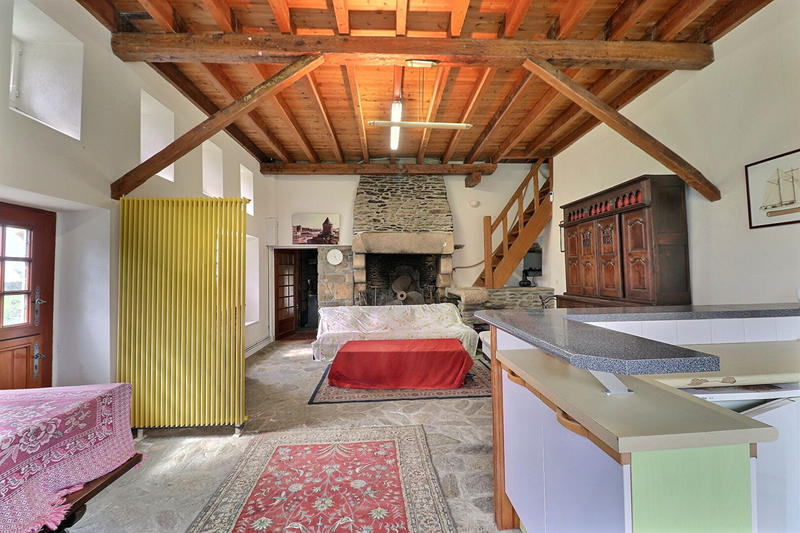 Maison - 311 m² - 10 pièces