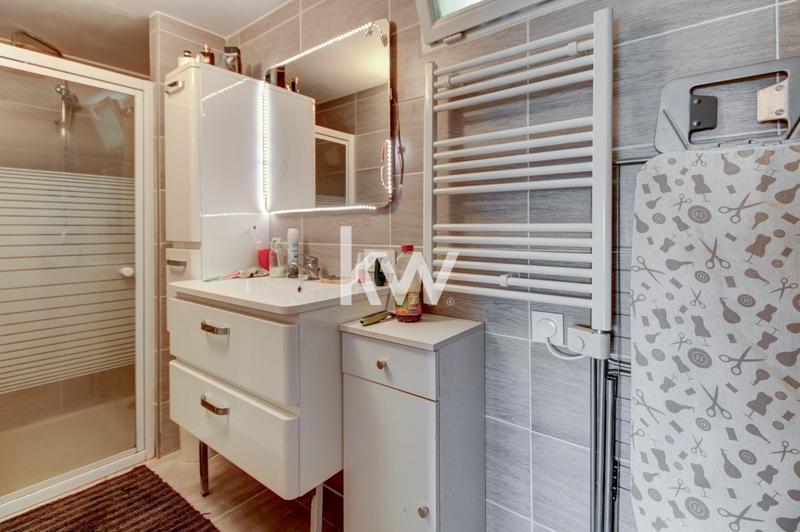 Maison - 213 m² - 10 pièces