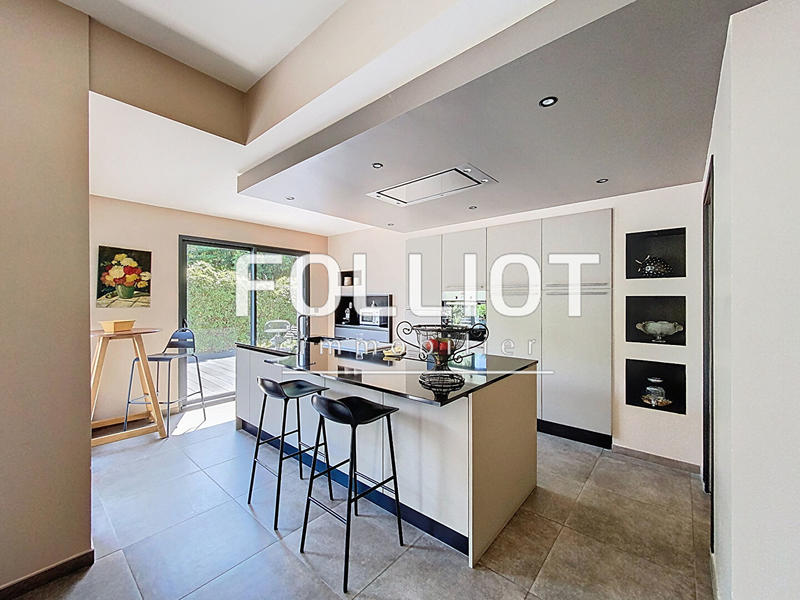 Maison - 92 m² - 4 pièces