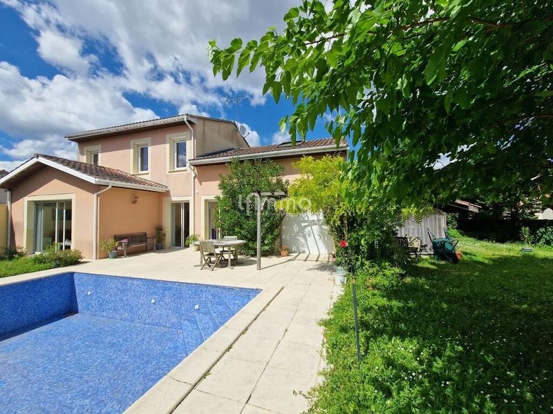 Maison - 194 m² - 6 pièces