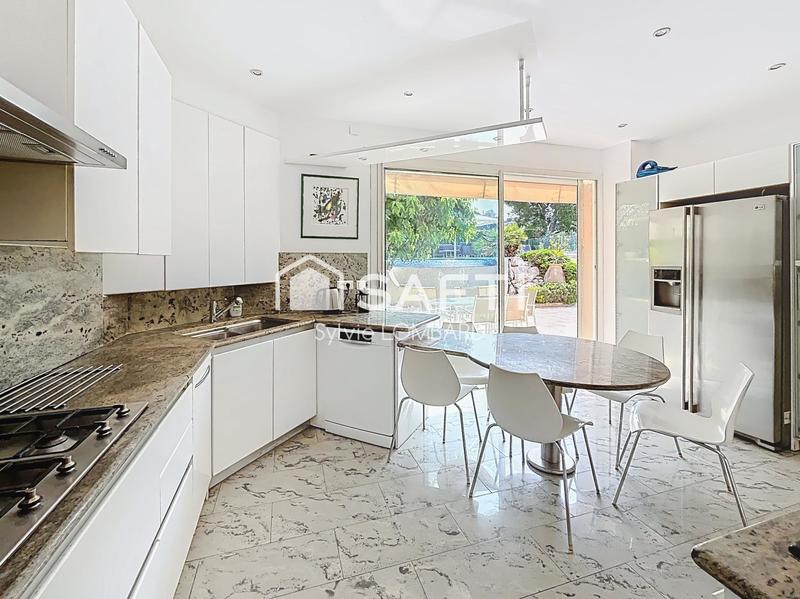 Villa - 356 m² - 10 pièces