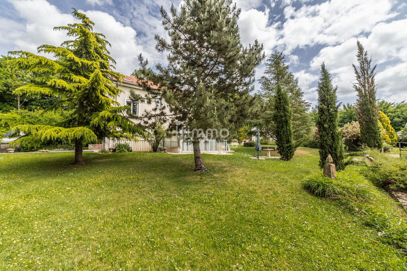 Propriété - 151 m² - 6 pièces