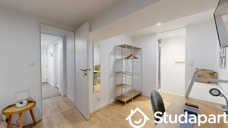 Chambre - 10 m² - 1 pièce