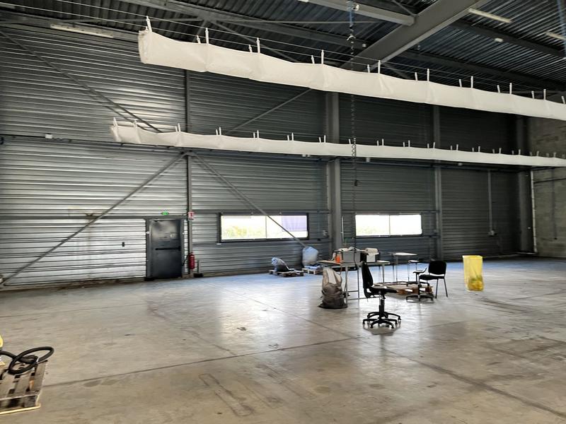 Local d'activités - 1 300 m²