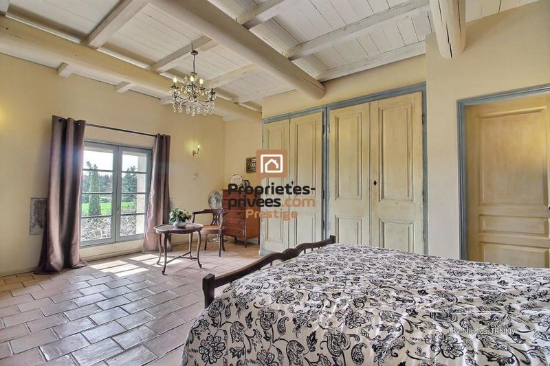 Mas - 218 m² - 6 pièces