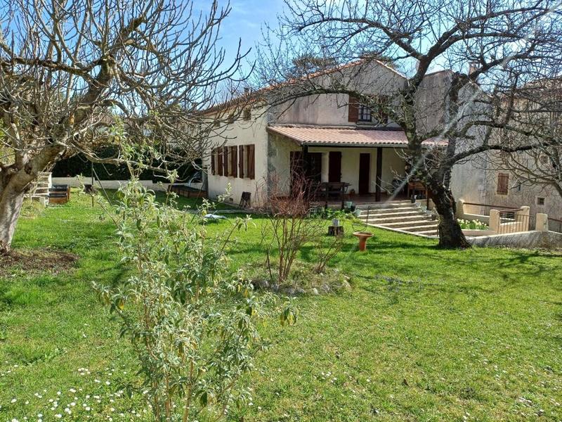 Maison en pierre - 174 m² - 5 pièces