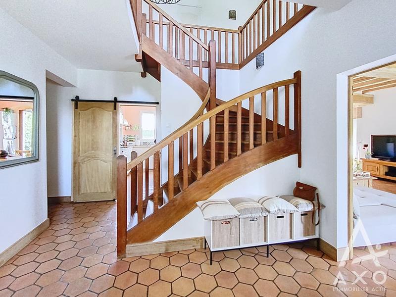 Maison - 204 m² - 8 pièces