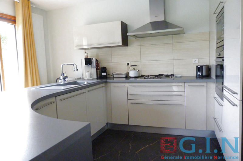 Maison - 163 m² - 7 pièces