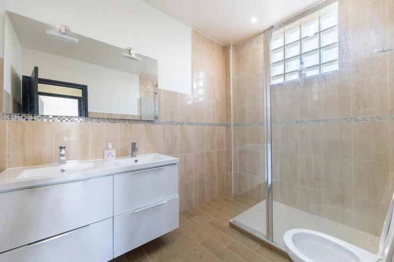 Maison - 190 m² - 5 pièces