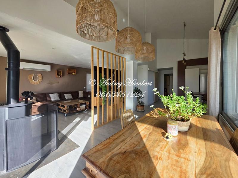 Maison - 180 m² - 6 pièces