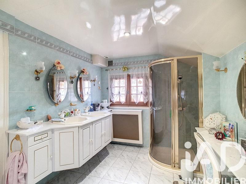 Maison - 294 m² - 10 pièces