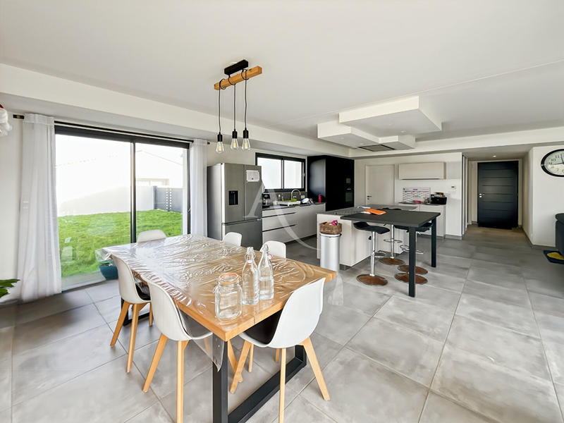 Maison - 135 m² - 6 pièces