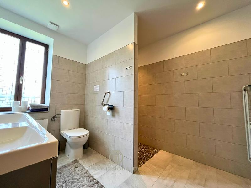Propriété - 363 m² - 15 pièces