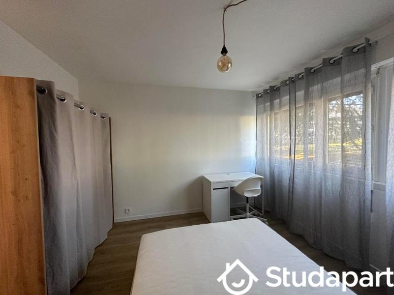 Chambre - 13 m² - 1 pièce