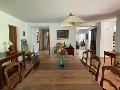 Maison - 250 m² - 7 pièces