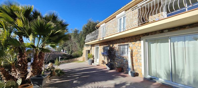 Villa - 152 m² - 6 pièces