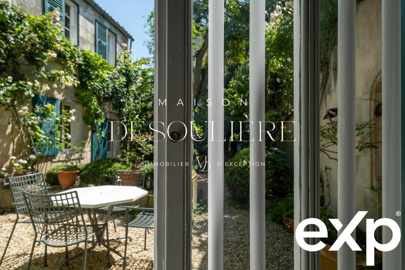 Maison - 300 m² - 7 pièces