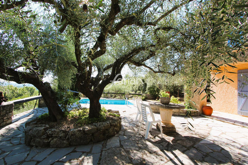 Maison - 206 m² - 6 pièces