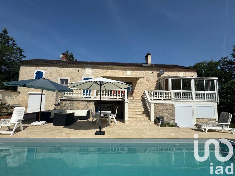 Maison - 185 m² - 7 pièces