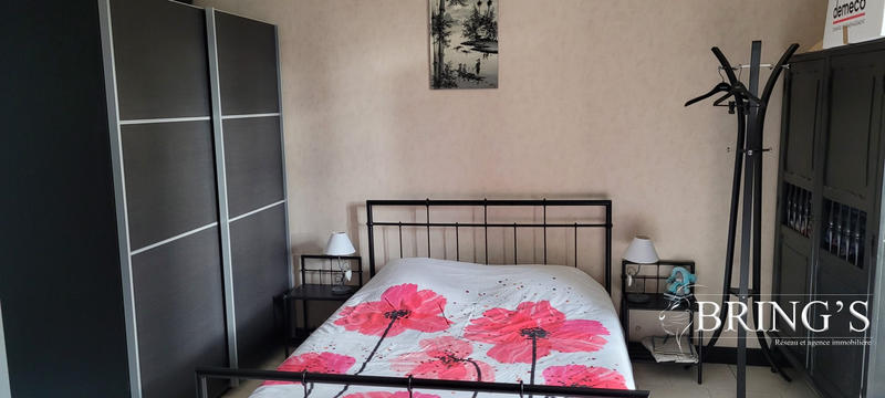 Maison - 250 m² - 9 pièces