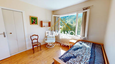 Appartement - 188 m² - 6 pièces