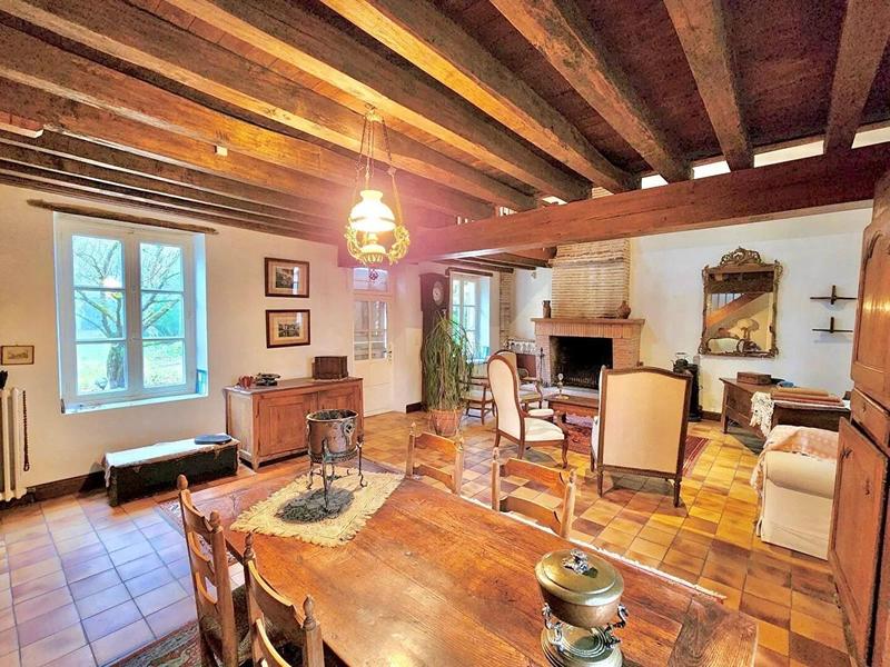 Maison - 280 m² - 11 pièces