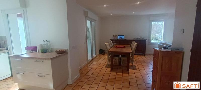 Maison - 140 m² - 5 pièces