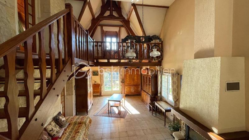 Propriété - 167 m² - 6 pièces