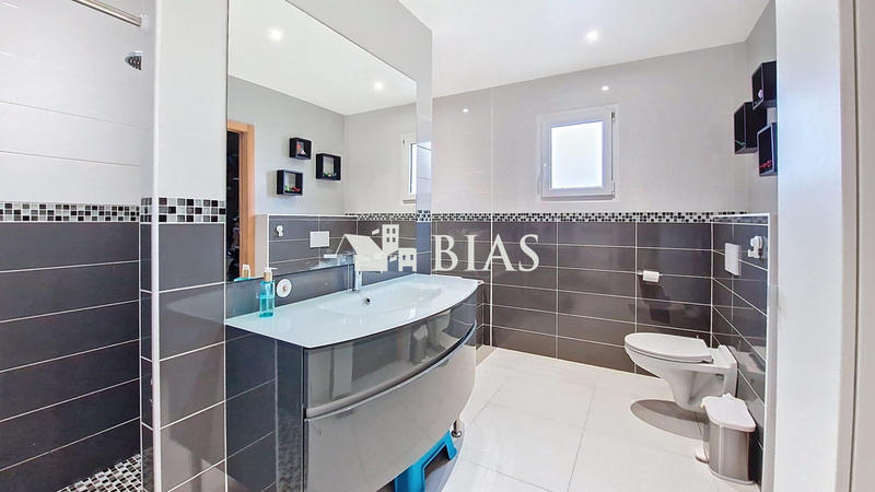 Maison - 146 m² - 6 pièces