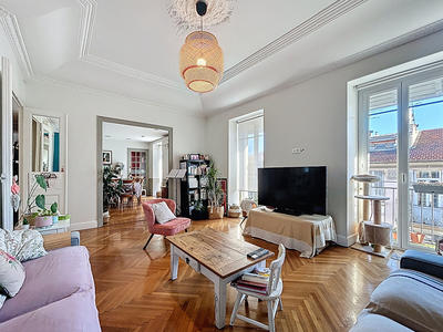 Appartement - 151 m² - 6 pièces