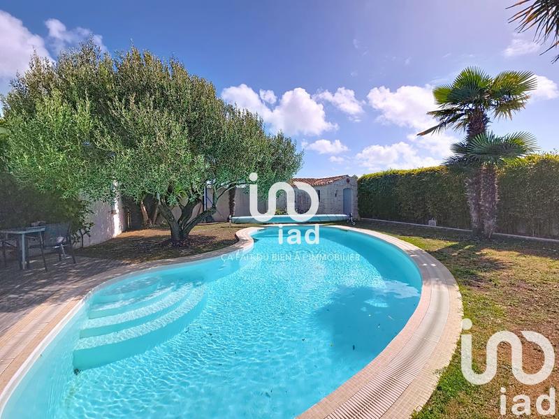 Maison - 203 m² - 9 pièces