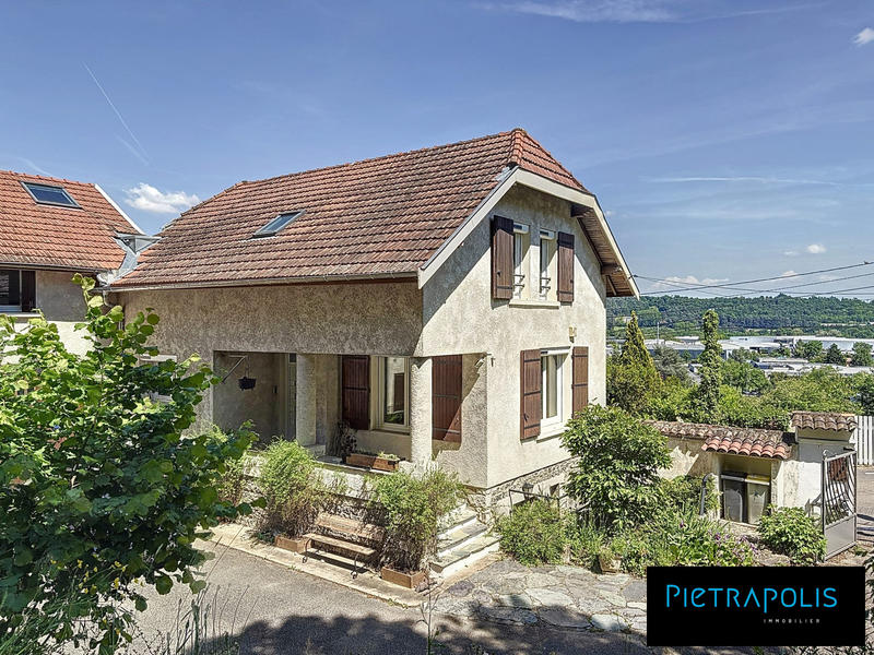 Maison ancienne - 205 m² - 6 pièces