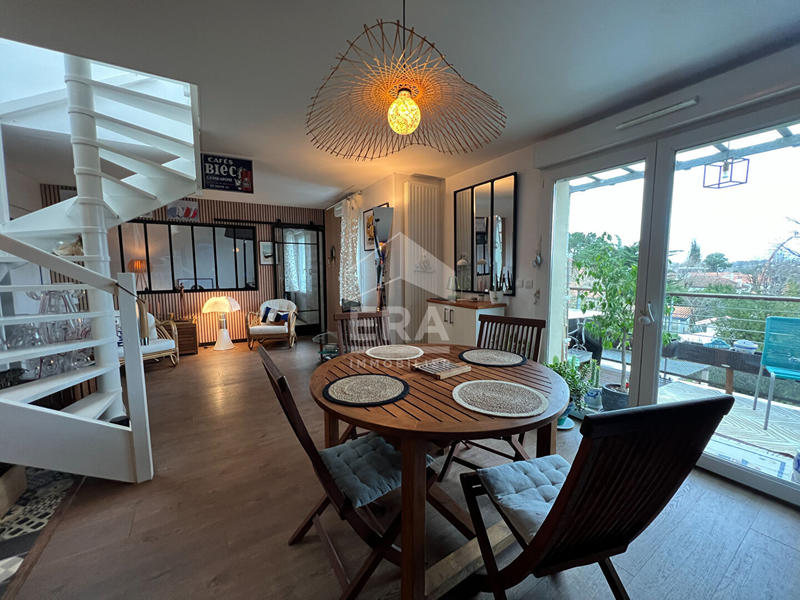 Appartement - 82 m² - 3 pièces