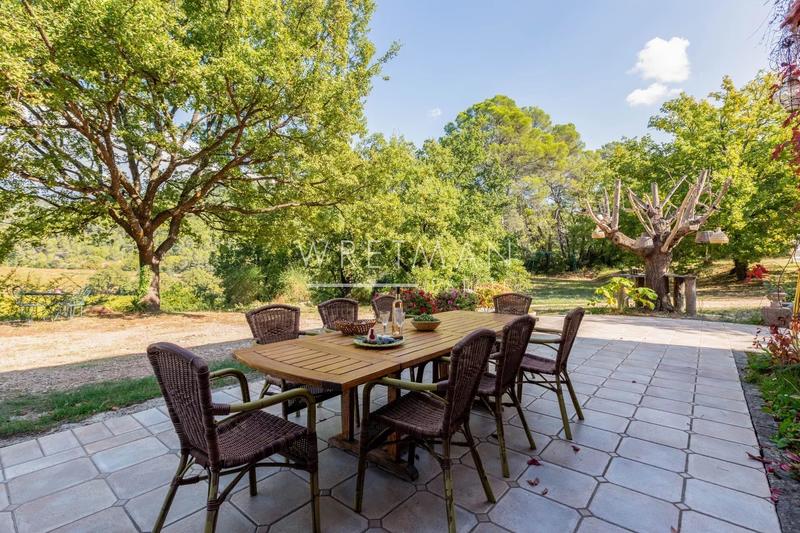 Propriété - 360 m² - 10 pièces