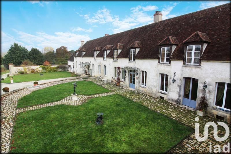 Maison - 1 500 m² - 25 pièces