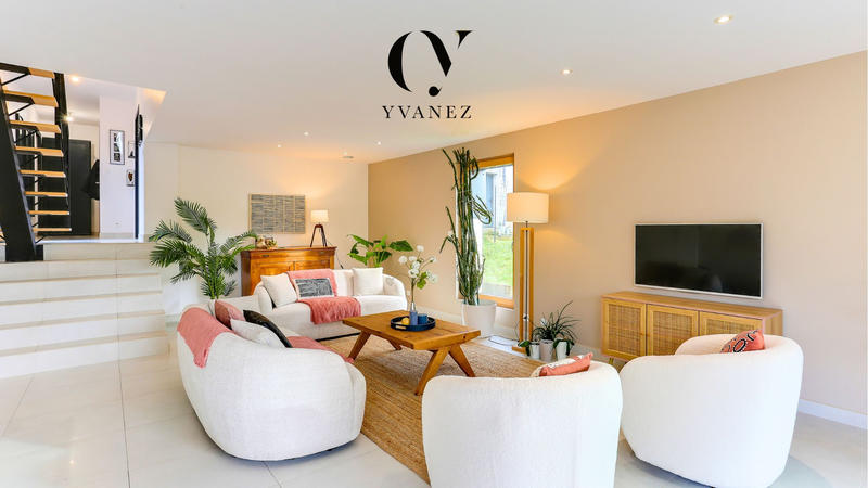 Maison - 166 m² - 7 pièces