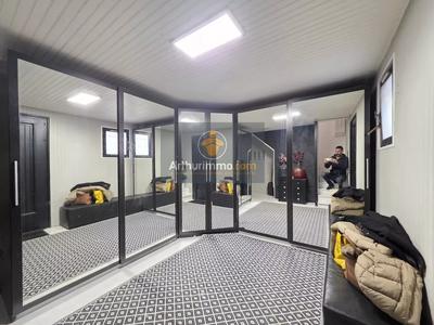 Maison - 90 m² - 5 pièces