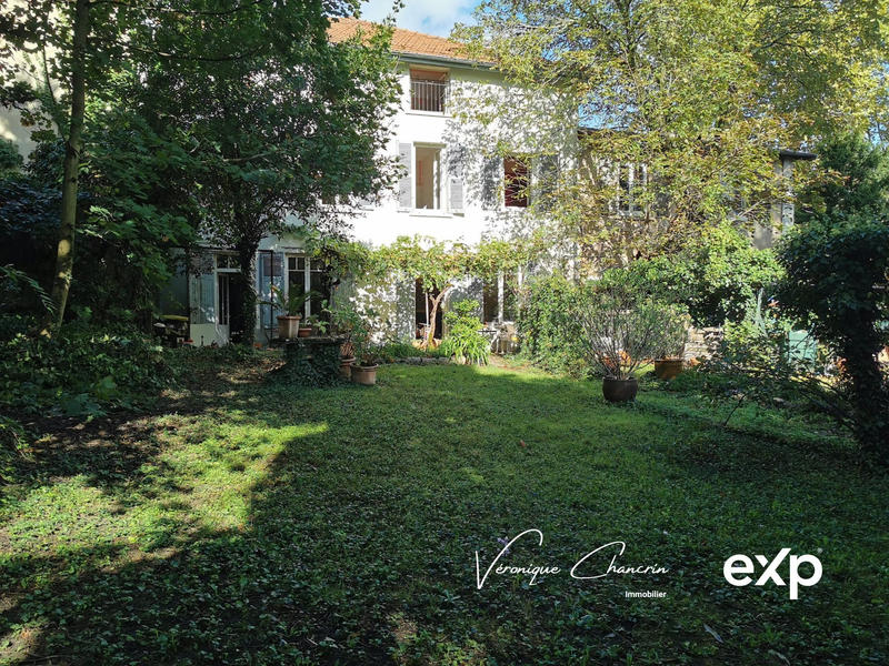 Maison - 198 m² - 7 pièces