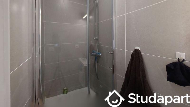 Chambre - 79 m² - 1 pièce