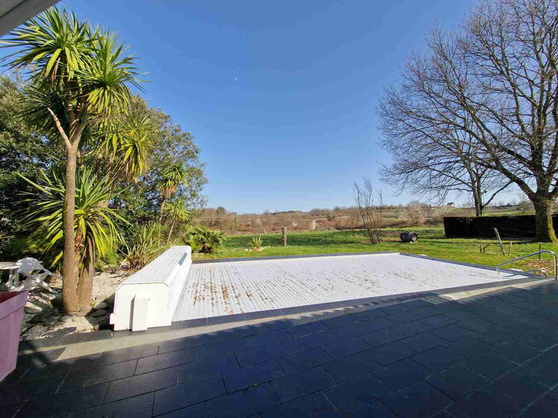 Maison - 246 m² - 7 pièces