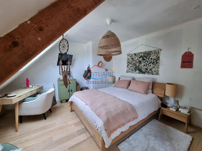 Maison traditionnelle - 190 m² - 8 pièces