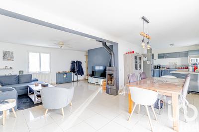 Maison - 104 m² - 5 pièces