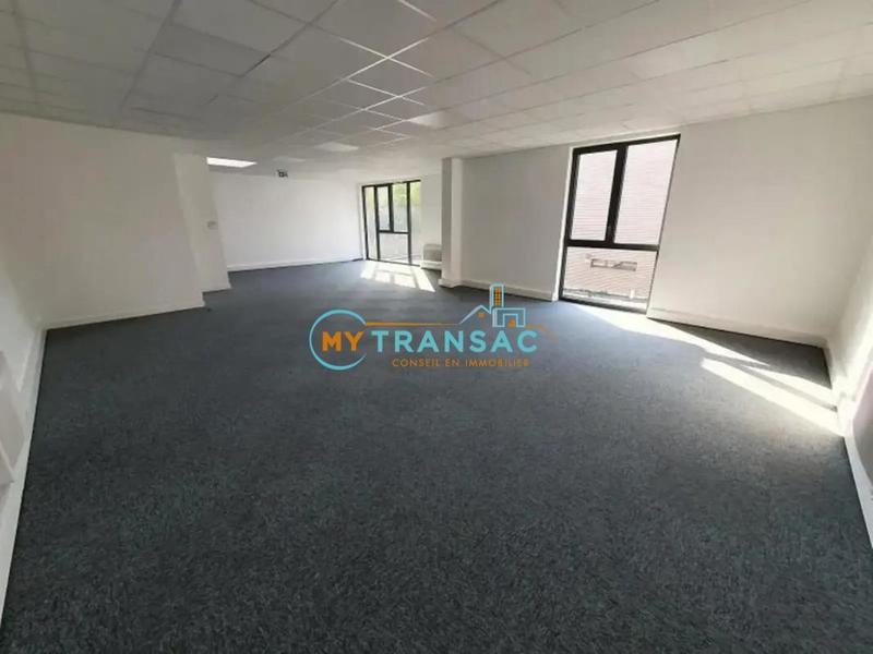 Local d'activité / Entrepôt - 229 m²