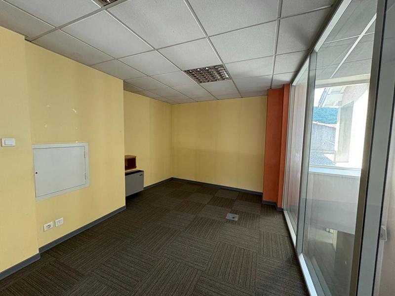Local commercial - 288 m²