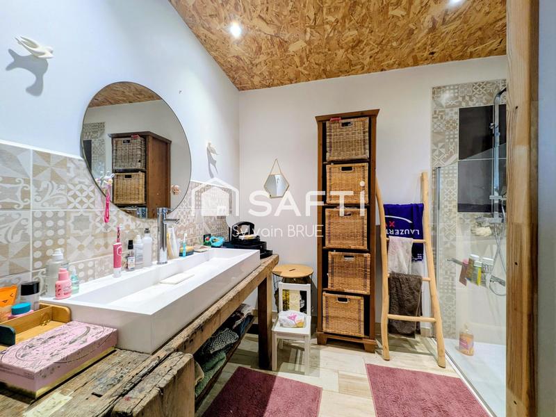 Maison - 140 m² - 5 pièces